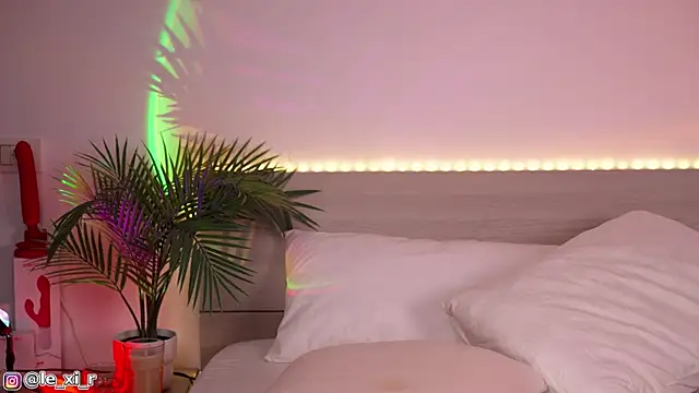 Snapshot of Lexi_Reed chatting on 10/03/25, 02:14 Lexi Reed online show from 10/03/25, 02:14