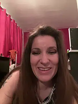 Snapshot of Lwhite1 chatting on 01/05/25, 11:44 Lwhite1 online show from 01/05/25, 11:44