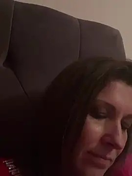 Snapshot of Lwhite1 chatting on 01/08/25, 12:28 Lwhite1 online show from 01/08/25, 12:28