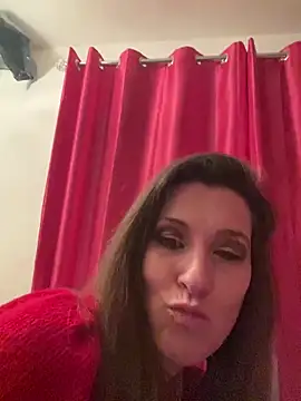 Snapshot of Lwhite1 chatting on 01/11/25, 05:18 Lwhite1 online show from 01/11/25, 05:18