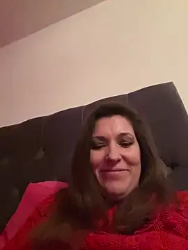 Snapshot of Lwhite1 chatting on 01/15/25, 04:21 Lwhite1 online show from 01/15/25, 04:21