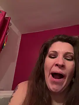 Snapshot of Lwhite1 chatting on 01/24/25, 12:09 Lwhite1 online show from 01/24/25, 12:09