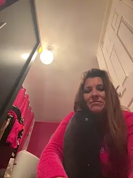 Snapshot of Lwhite1 chatting on 01/25/25, 12:27 Lwhite1 online show from 01/25/25, 12:27