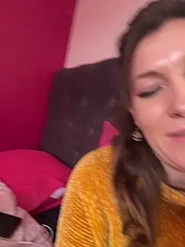 Snapshot of Lwhite1 chatting on 02/14/25, 03:58 Lwhite1 online show from 02/14/25, 03:58