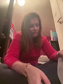 Snapshot of Lwhite1 chatting on 02/19/25, 12:35 Lwhite1 online show from 02/19/25, 12:35