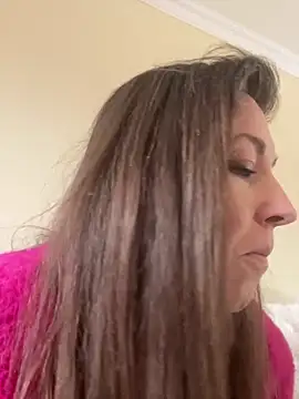 Snapshot of Lwhite1 chatting on 02/19/25, 03:49 Lwhite1 online show from 02/19/25, 03:49