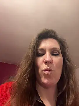 Snapshot of Lwhite1 chatting on 02/24/25, 11:52 Lwhite1 online show from 02/24/25, 11:52