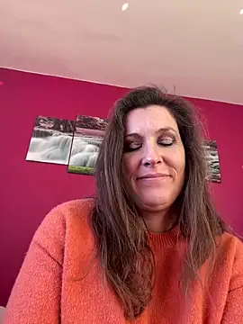 Snapshot of Lwhite1 chatting on 03/03/25, 04:46 Lwhite1 online show from 03/03/25, 04:46