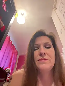 Snapshot of Lwhite1 chatting on 03/19/25, 06:12 Lwhite1 online show from 03/19/25, 06:12