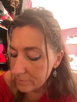 Snapshot of Lwhite1 chatting on 09/30/25, 03:50 Lwhite1 online show from 09/30/25, 03:50