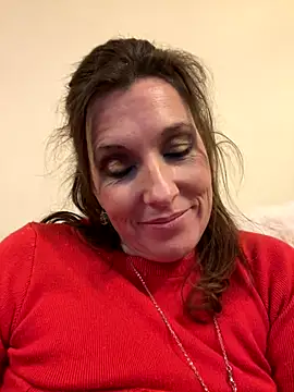 Snapshot of Lwhite1 chatting on 10/05/25, 10:29 Lwhite1 online show from 10/05/25, 10:29