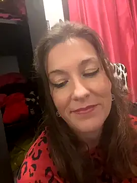 Snapshot of Lwhite1 chatting on 10/18/25, 09:59 Lwhite1 online show from 10/18/25, 09:59