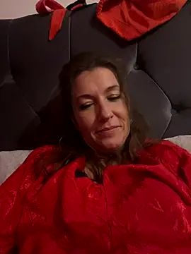 Snapshot of Lwhite1 chatting on 10/26/25, 07:20 Lwhite1 online show from 10/26/25, 07:20