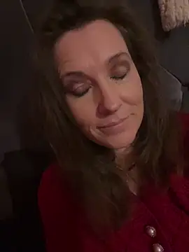 Snapshot of Lwhite1 chatting on 11/26/25, 11:39 Lwhite1 online show from 11/26/25, 11:39