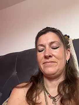 Lwhite1 online show from 04/27/26, 04:05