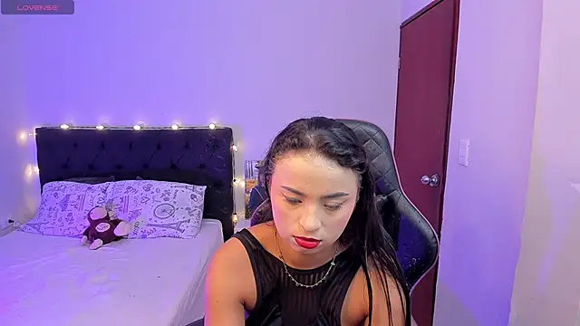 evelyn 23 online show from 03/15/25, 04:24