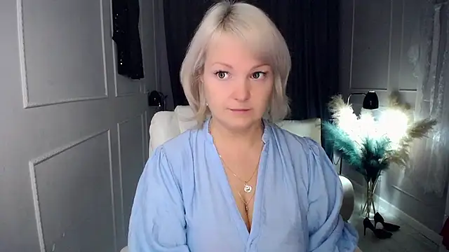 Juarnea online show from 11/24/25, 05:18