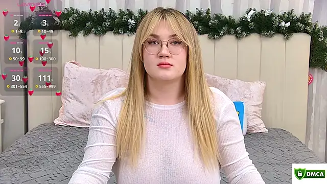 Snapshot of Nancy_Mooree chatting on 02/05/26, 01:05 Nancy Mooree online show from 02/05/26, 01:05