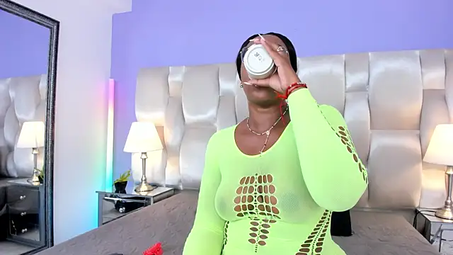 Snapshot of dirtyvictoria chatting on 09/27/25, 12:21 dirtyvictoria online show from 09/27/25, 12:21