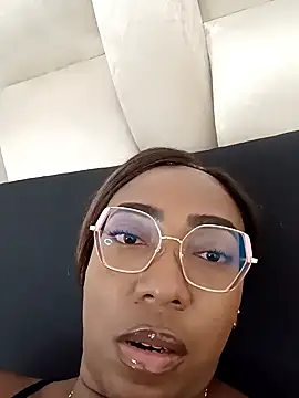 Snapshot of dirtyvictoria chatting on 10/12/25, 12:09 dirtyvictoria online show from 10/12/25, 12:09