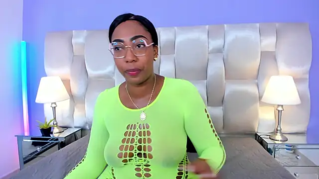 Snapshot of dirtyvictoria chatting on 10/14/25, 01:12 dirtyvictoria online show from 10/14/25, 01:12