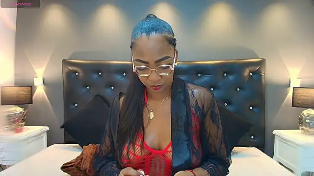 Snapshot of dirtyvictoria chatting on 12/17/25, 12:33 dirtyvictoria online show from 12/17/25, 12:33