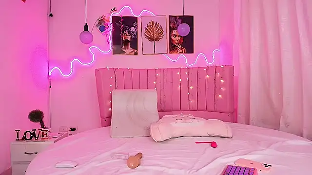 Snapshot of Azul_horney chatting on 12/09/24, 10:30 Azul horney online show from 12/09/24, 10:30