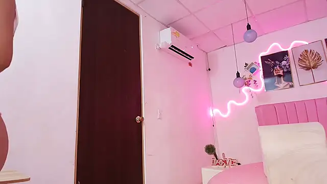 Snapshot of Azul_horney chatting on 03/12/25, 11:22 Azul horney online show from 03/12/25, 11:22