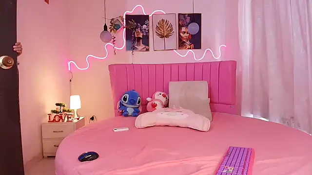 Snapshot of Azul_horney chatting on 11/24/25, 09:25 Azul horney online show from 11/24/25, 09:25