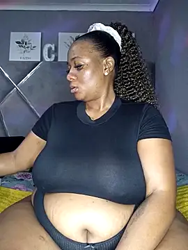 CocoBootyyy online show from 04/18/26, 02:37