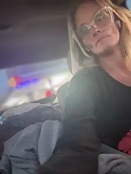 vixendoll87 online show from 02/16/25, 11:26