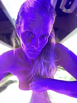 vixendoll87 online show from 02/28/25, 12:32