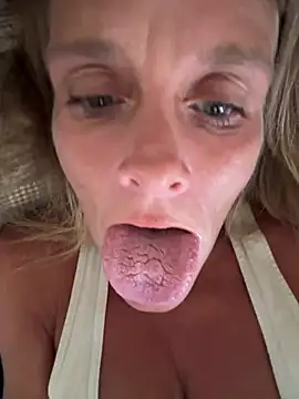 vixendoll87 online show from 03/08/25, 06:37