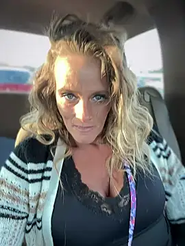 vixendoll87 online show from 03/08/25, 10:56