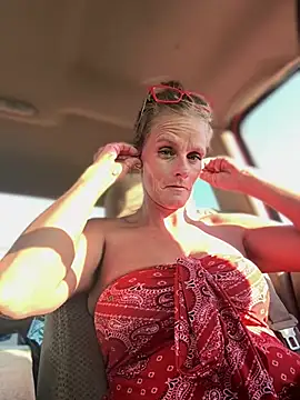 vixendoll87 online show from 03/12/25, 09:56