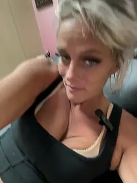 vixendoll87 online show from 04/09/26, 02:44