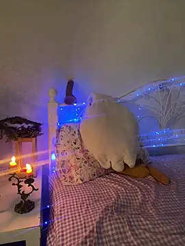 BeatriceTender online show from 12/22/25, 11:07