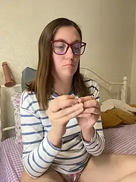 BeatriceTender online show from 04/11/26, 06:23