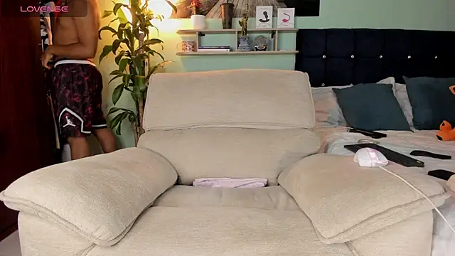 Neganhot  online show from 03/20/26, 12:37