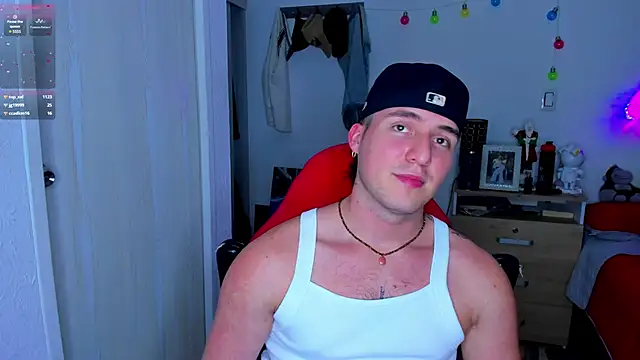 Snapshot of liam_oficial02 chatting on 12/19/24, 09:51 liam oficial02 online show from 12/19/24, 09:51