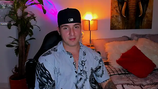 Snapshot of liam_oficial02 chatting on 03/16/25, 05:58 liam oficial02 online show from 03/16/25, 05:58