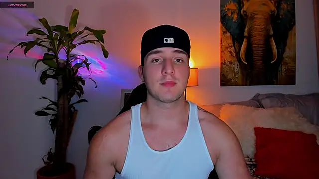 Snapshot of liam_oficial02 chatting on 03/18/25, 02:25 liam oficial02 online show from 03/18/25, 02:25