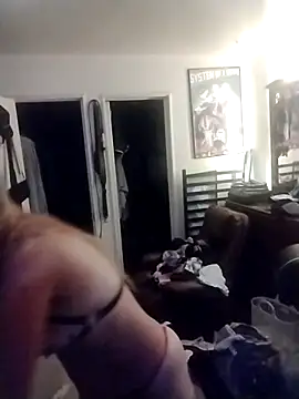 halobabe7620 online show from 10/15/25, 10:04