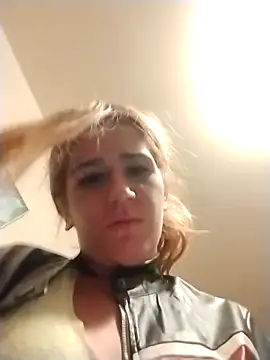 halobabe7620 online show from 10/17/25, 10:18