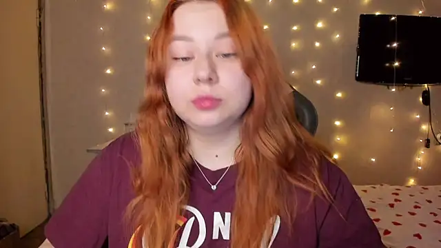 Snapshot of Milafoxxxy chatting on 03/03/25, 10:49 Milafoxxxy online show from 03/03/25, 10:49