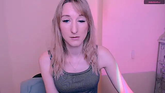 Snapshot of AmandaSell chatting on 06/17/26, 06:49 AmandaSell online show from 06/17/26, 06:49