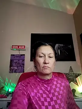 Snapshot of TheDime chatting on 04/02/26, 09:01 TheDime online show from 04/02/26, 09:01