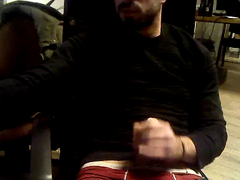 Snapshot of giorgakaci69 chatting on 02/10/25, 08:00 giorgakaci69 online show from 02/10/25, 08:00