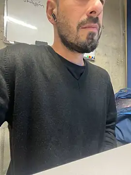 Snapshot of giorgakaci69 chatting on 09/22/25, 01:24 giorgakaci69 online show from 09/22/25, 01:24