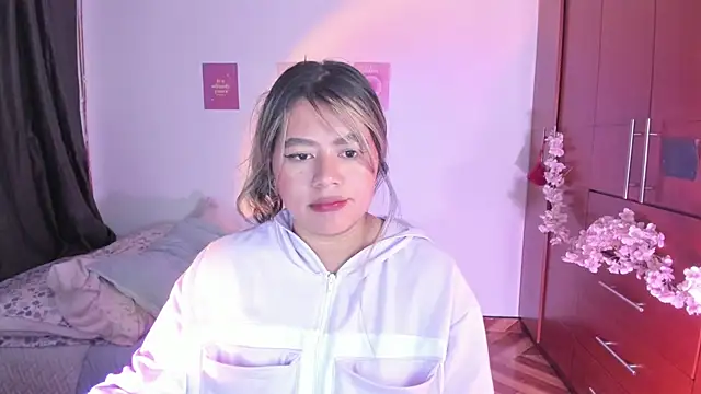 StephaniFox online show from 09/25/25, 12:03